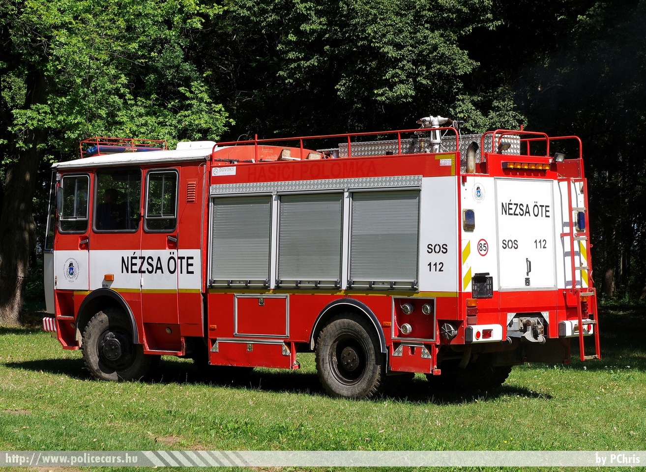 Karosa, Nézsai Önkéntes Tûzoltó Egyesület, fotó: PChris
Keywords: tûzoltó tûzoltóautó tûzoltóság magyar Magyarország ÖTE hungarian Hungary fire firetruck