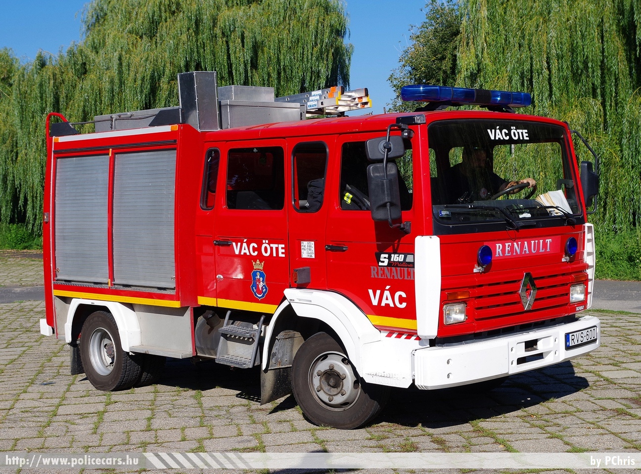 Renault S160 Midliner Camiva, Váci Önkéntes Tûzoltó és Polgárõr Egyesület, fotó: PChris
Keywords: tûzoltó tûzoltóautó tûzoltóság magyar Magyarország ÖTE hungarian Hungary fire firetruck RVS-600