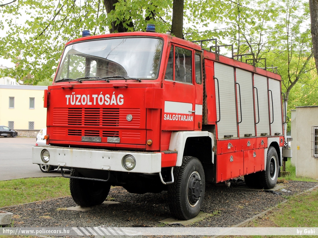 Csepel 744, Salgótarján, fotó: Gabi
Keywords: tûzoltó tûzoltóautó fire firetruck hungarian Hungary magyar Magyarország