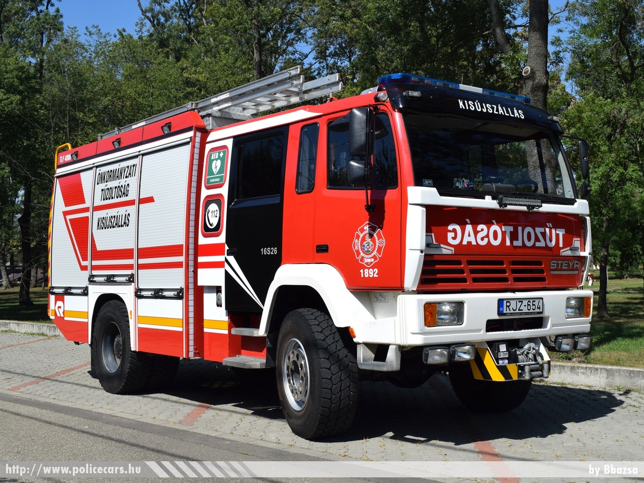 Steyr 16S26 Rosenbauer, Kisújszállási Önkormányzati Tûzoltóparancsnokság, fotó: Bbazsa
Keywords: tûzoltóautó tûzoltó ÖTP tûzoltóság magyar Magyarország fire firetruck Hungary hungarian RJZ-654