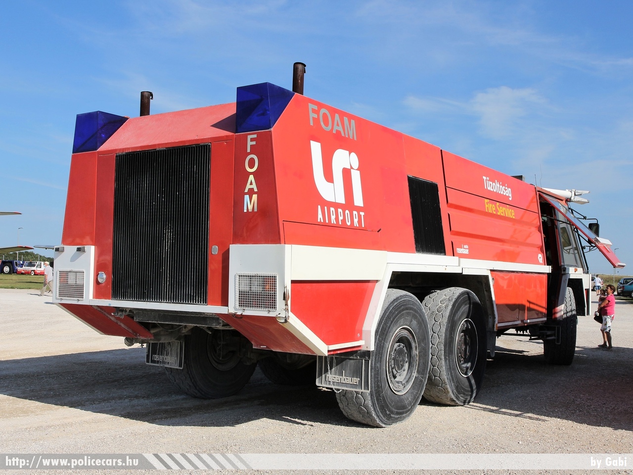 Rosenbauer Simba, Ferihegy Repülõtéri Tûzoltóság, fotó: Gabi
Keywords: tûzoltó tûzoltóautó fire firetruck hungarian Hungary magyar Magyarország