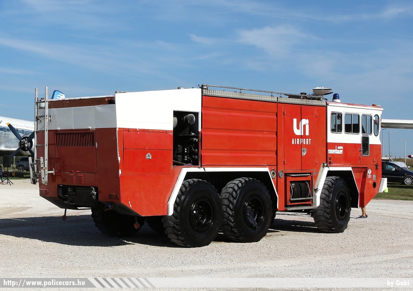 FAUN LF910-42V 6x6, Ferihegy Repülõtéri Tûzoltóság, fotó: Gabi
Keywords: tûzoltó tûzoltóautó fire firetruck hungarian Hungary magyar Magyarország