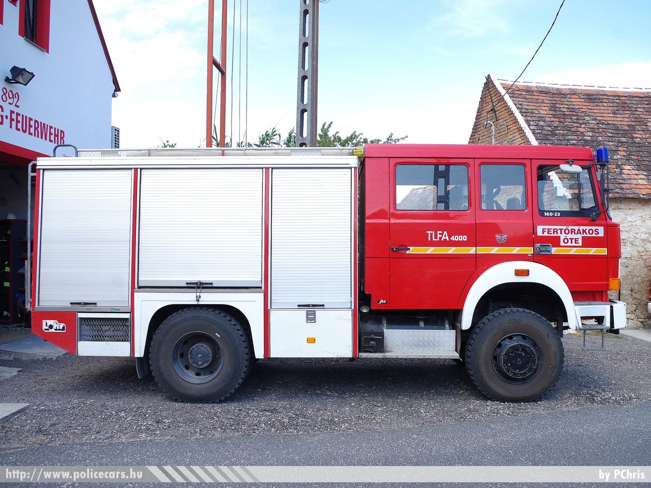 Iveco Magirus 160-23 AHW, Fertõrákosi Tûzoltó Egyesület, fotó: PChris
Keywords: tûzoltó tûzoltóautó tûzoltóság magyar Magyarország ÖTE hungarian Hungary fire firetruck MBF-506