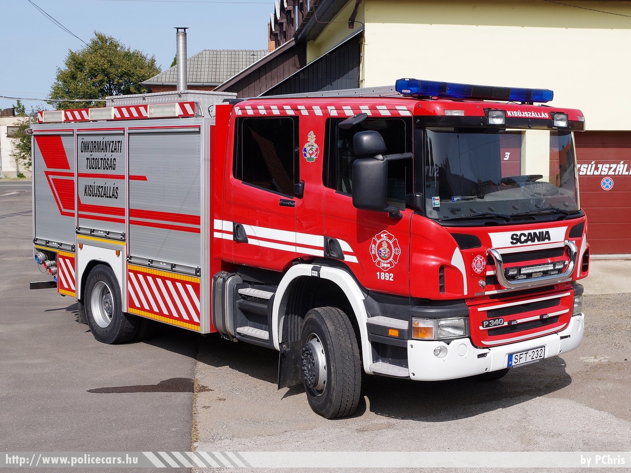 Scania P340, Kisújszállási Önkormányzati Tûzoltóparancsnokság, fotó: PChris
Keywords: tûzoltóautó tûzoltó ÖTP tûzoltóság magyar Magyarország fire firetruck Hungary hungarian SFT-232