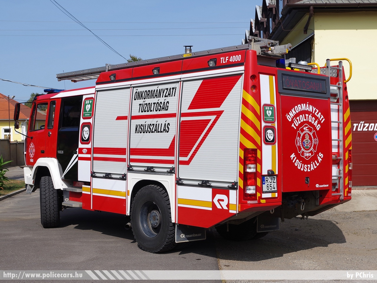 Steyr 16S26 Rosenbauer, Kisújszállási Önkormányzati Tûzoltóparancsnokság, fotó: PChris
Keywords: tûzoltóautó tûzoltó ÖTP tûzoltóság magyar Magyarország fire firetruck Hungary hungarian RJZ-654