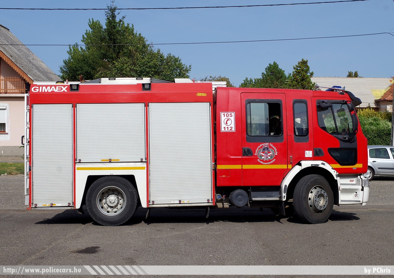 Renault, Törökszentmiklósi Önkormányzati Tûzoltóparancsnokság, fotó: PChris
Keywords: tûzoltóautó tûzoltó ÖTP tûzoltóság magyar Magyarország fire firetruck Hungary hungarian NGZ-562