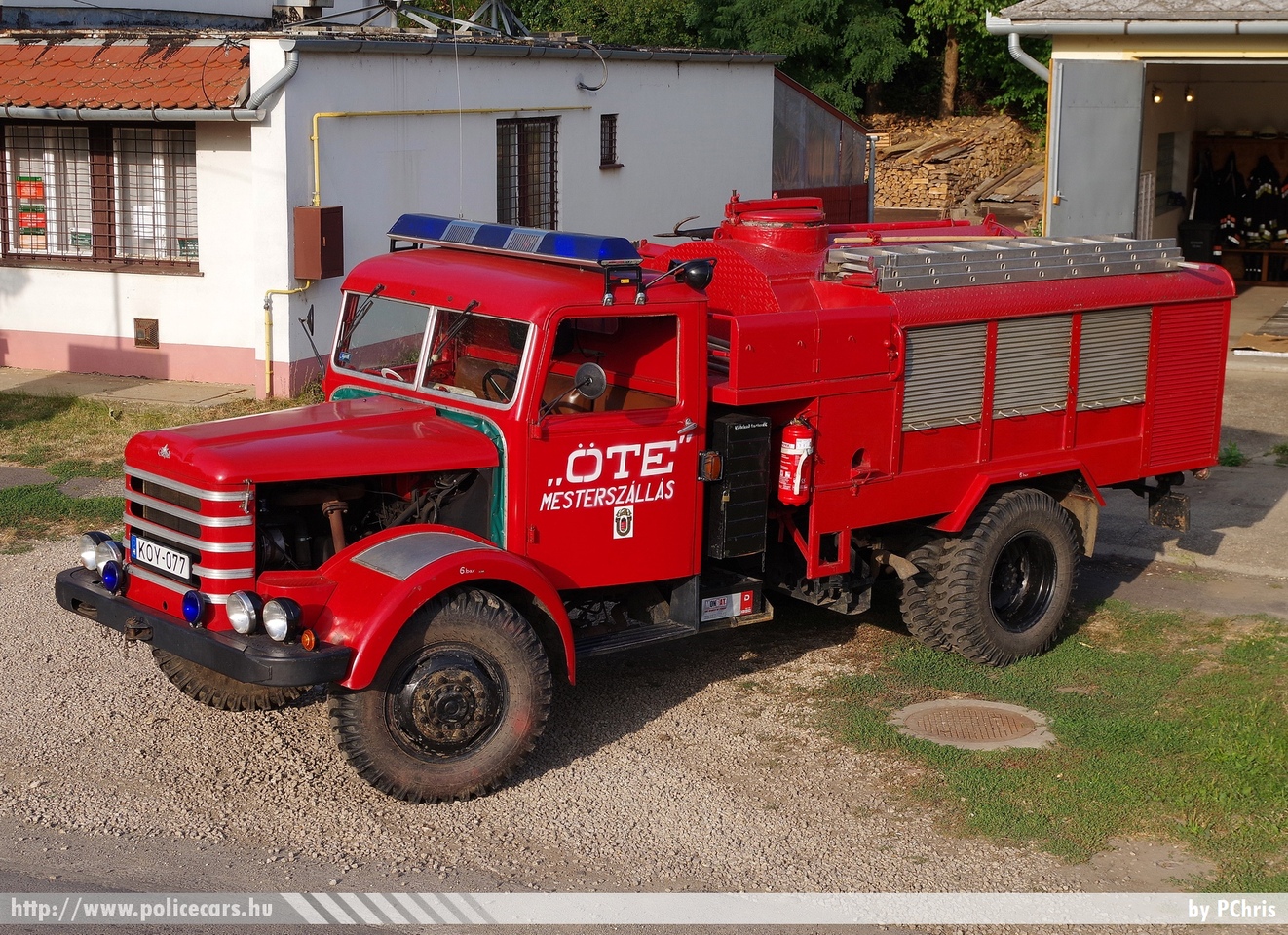 Csepel D-346.07-3 FMG 68M, Mesterszállási Községi Tûzoltó Egyesület, fotó: PChris
Keywords: tûzoltó tûzoltóautó tûzoltóság magyar Magyarország ÖTE hungarian Hungary fire firetruck KOY-077