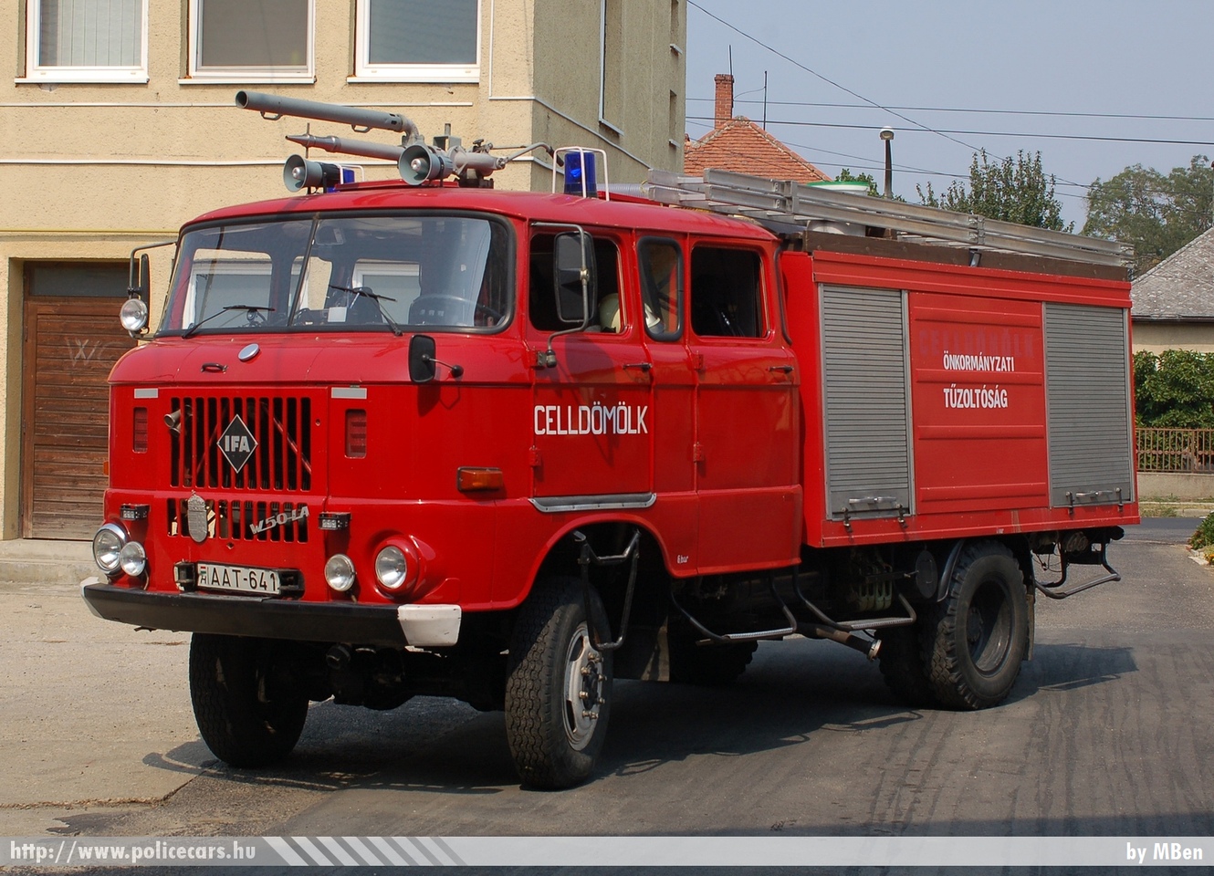 IFA W50LA, Celldömölki Önkormányzati Tûzoltóparancsnokság, fotó: MBen
Keywords: tûzoltóautó tûzoltó ÖTP tûzoltóság magyar Magyarország fire firetruck Hungary hungarian AAT-641