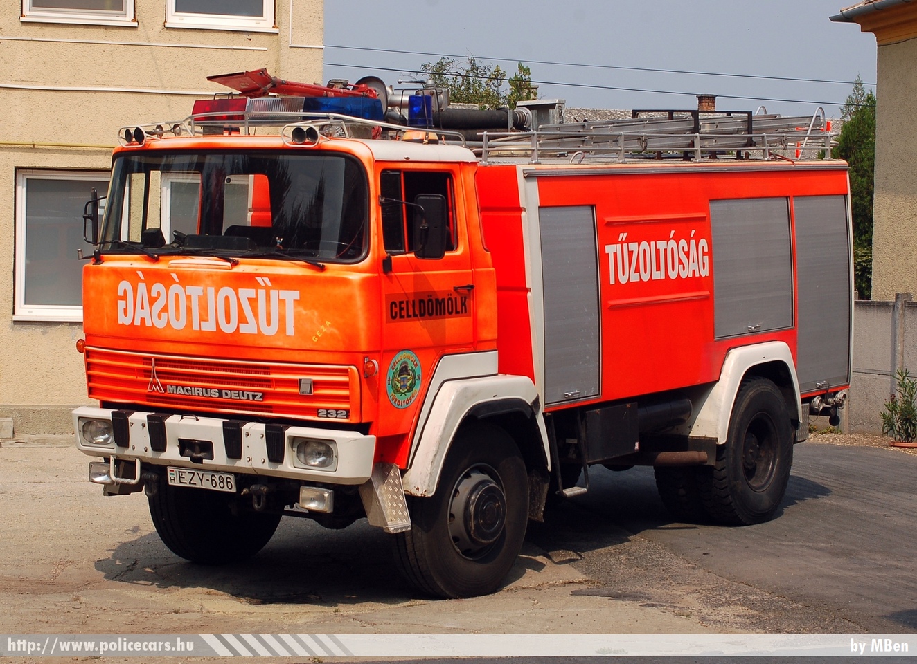 Magirus Deutz 232 TLF24/50-14530, Celldömölki Önkormányzati Tûzoltóparancsnokság, fotó: MBen
Keywords: tûzoltóautó tûzoltó ÖTP tûzoltóság magyar Magyarország fire firetruck Hungary hungarian EZY-686
