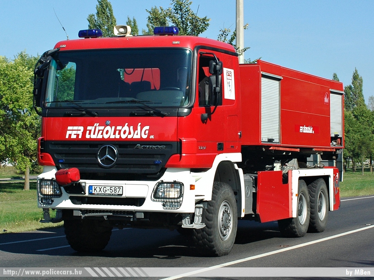Mercedes Actros 2241, FER Tûzoltóság, fotó: MBen
Keywords: létesítményi tûzoltó tûzoltóautó tûzoltóság magyar Magyarország fire firetruck Hungary hungarian KXG-587