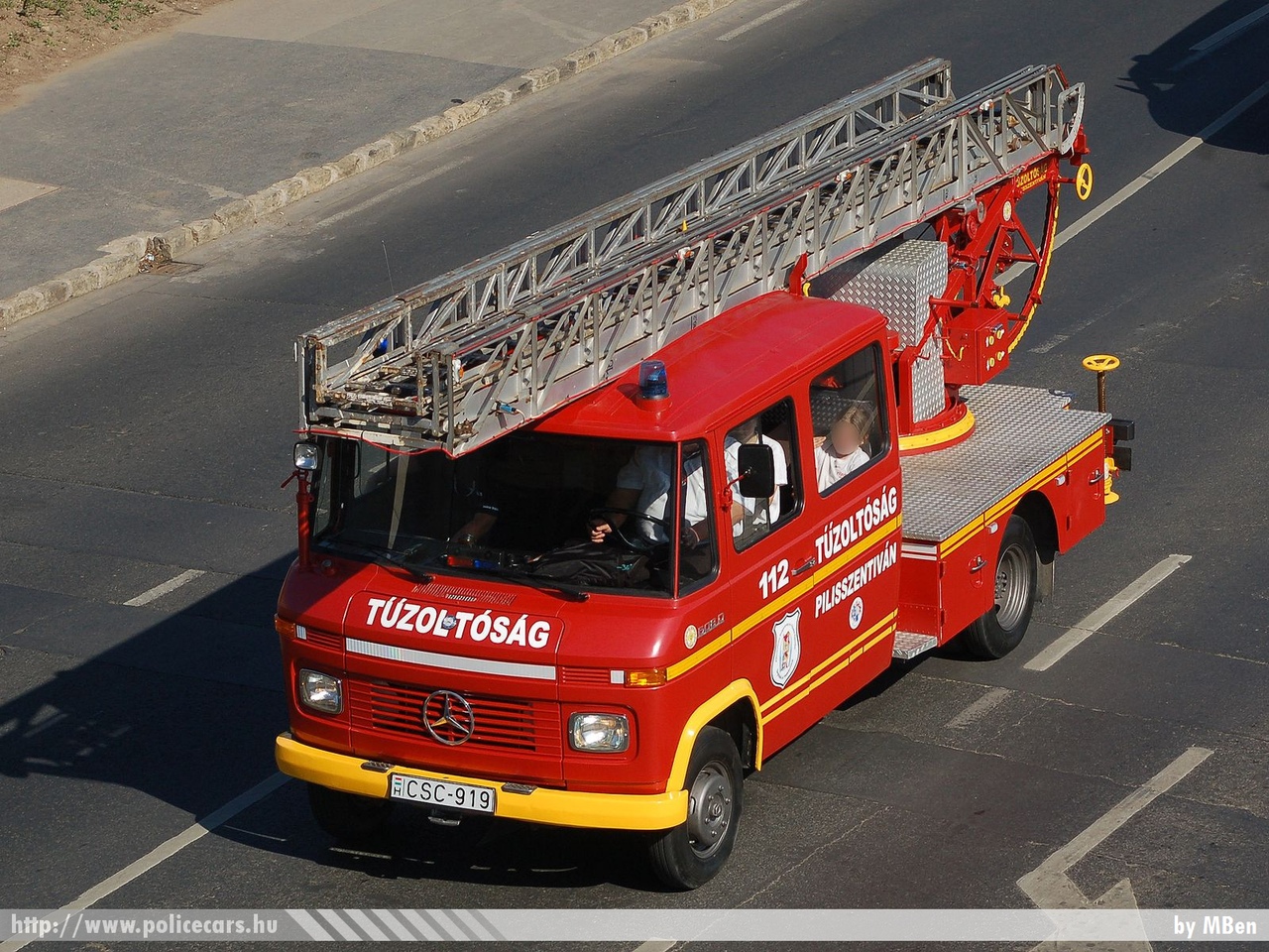 Mercedes-Benz 608D, Pilisszentiváni Önkéntes Tûzoltó Egyesület, fotó: MBen
Keywords: tûzoltó tûzoltóautó tûzoltóság magyar Magyarország ÖTE hungarian Hungary fire firetruck CSC-919
