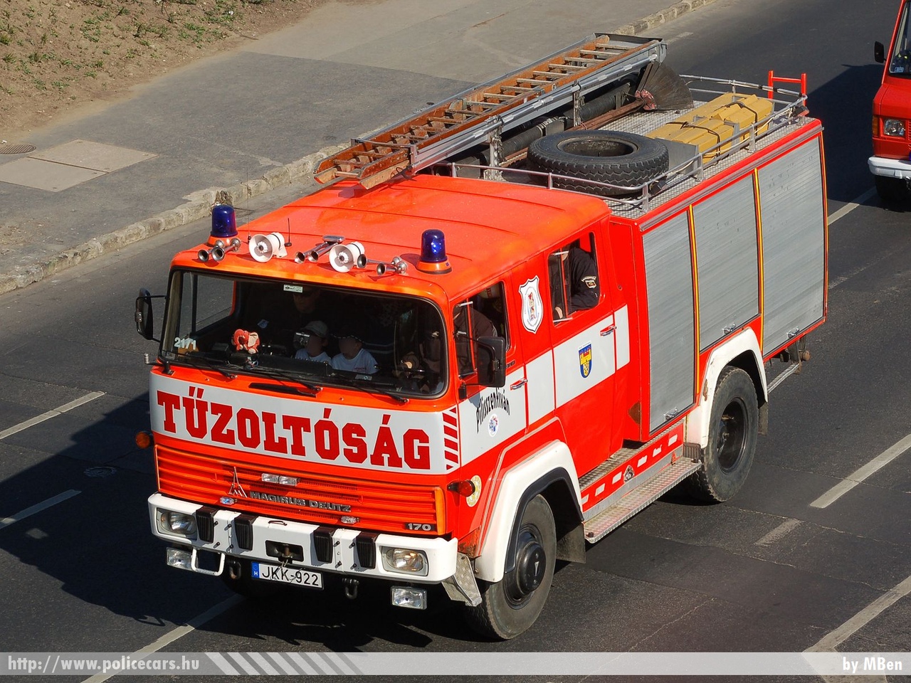 Magirus Deutz 170 D11FA, Pilisszentiváni Önkéntes Tûzoltó Egyesület, fotó: MBen
Keywords: tûzoltó tûzoltóautó tûzoltóság magyar Magyarország ÖTE hungarian Hungary fire firetruck JKK-922