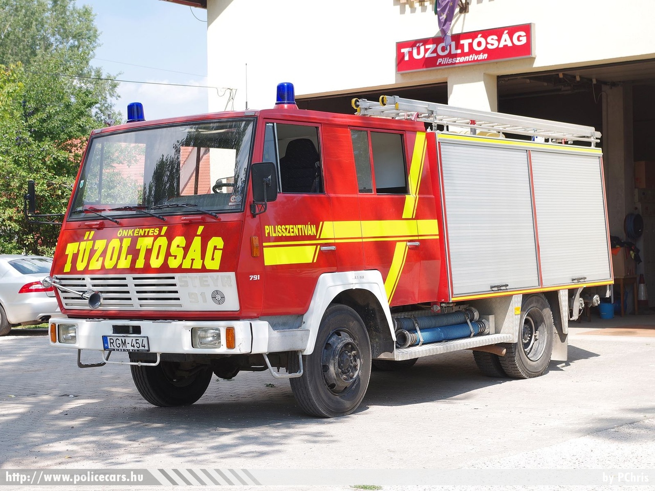 Steyr 791, Pilisszentiváni Önkéntes Tûzoltó Egyesület, fotó: PChris
Keywords: tûzoltó tûzoltóautó tûzoltóság magyar Magyarország ÖTE hungarian Hungary fire firetruck RGM-454