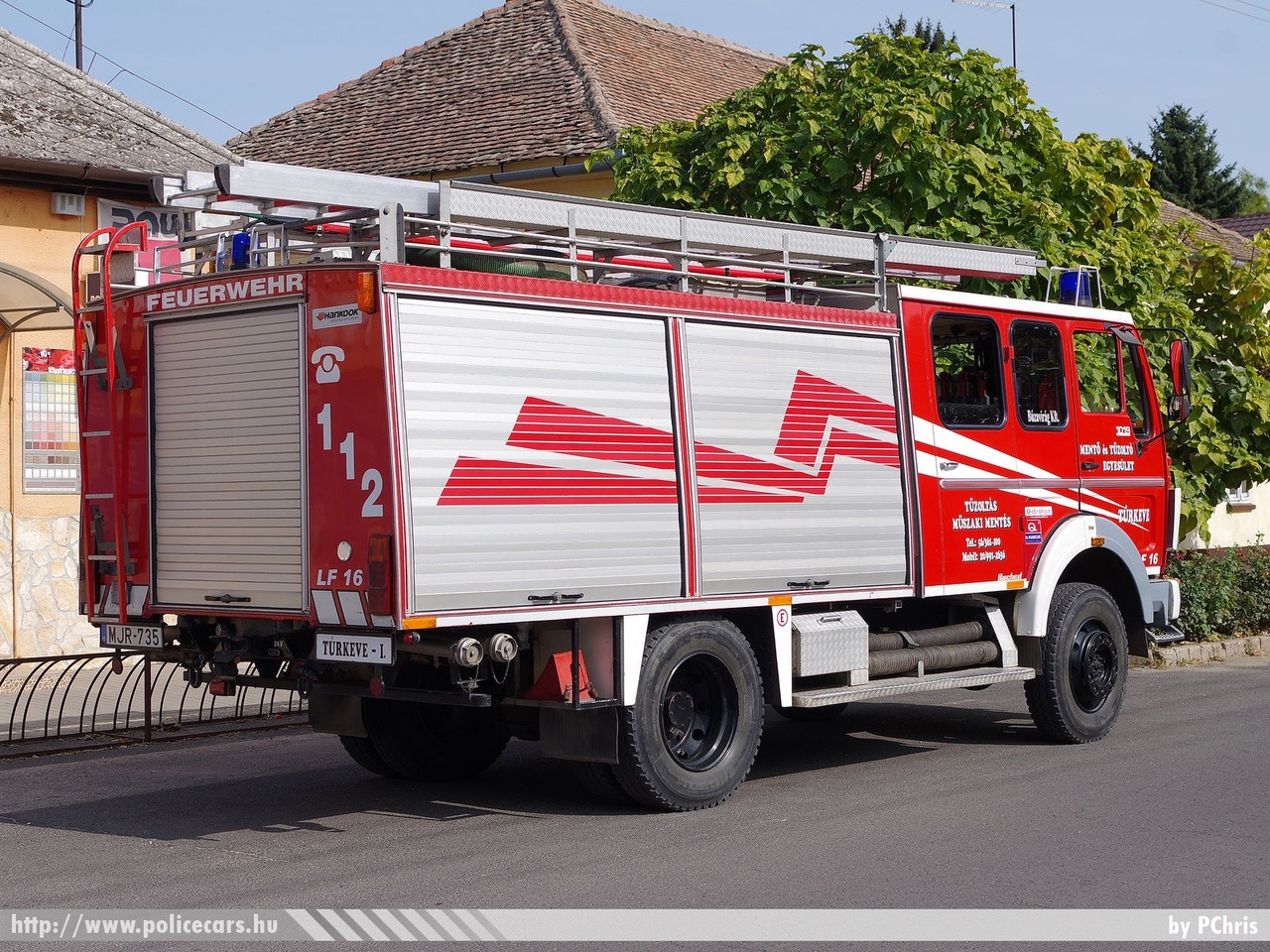 Mercedes 1019, Túrkevei Önkéntes Tûzoltó Egyesület, fotó: PChris
Keywords: tûzoltó tûzoltóautó tûzoltóság magyar Magyarország ÖTE hungarian Hungary fire firetruck MJR-735