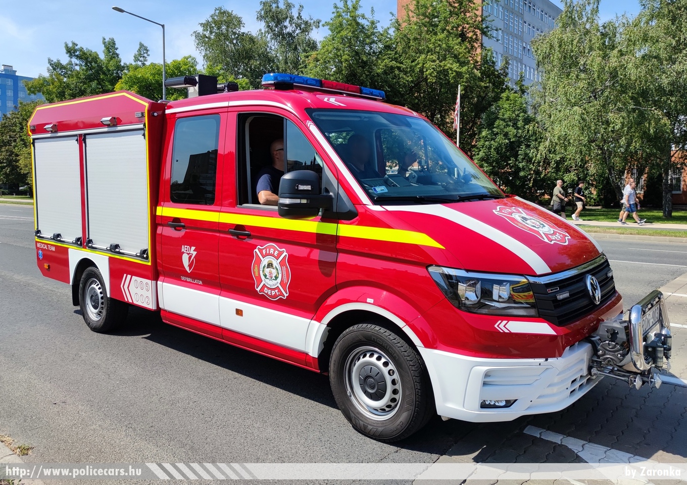 Volkswagen Crafter, Nyíregyházi Önkéntes Tûzoltó és Vízimentõ Egyesület, fotó: Zaronka
Keywords: tûzoltó tûzoltóautó tûzoltóság magyar Magyarország ÖTE hungarian Hungary fire firetruck RDR-903