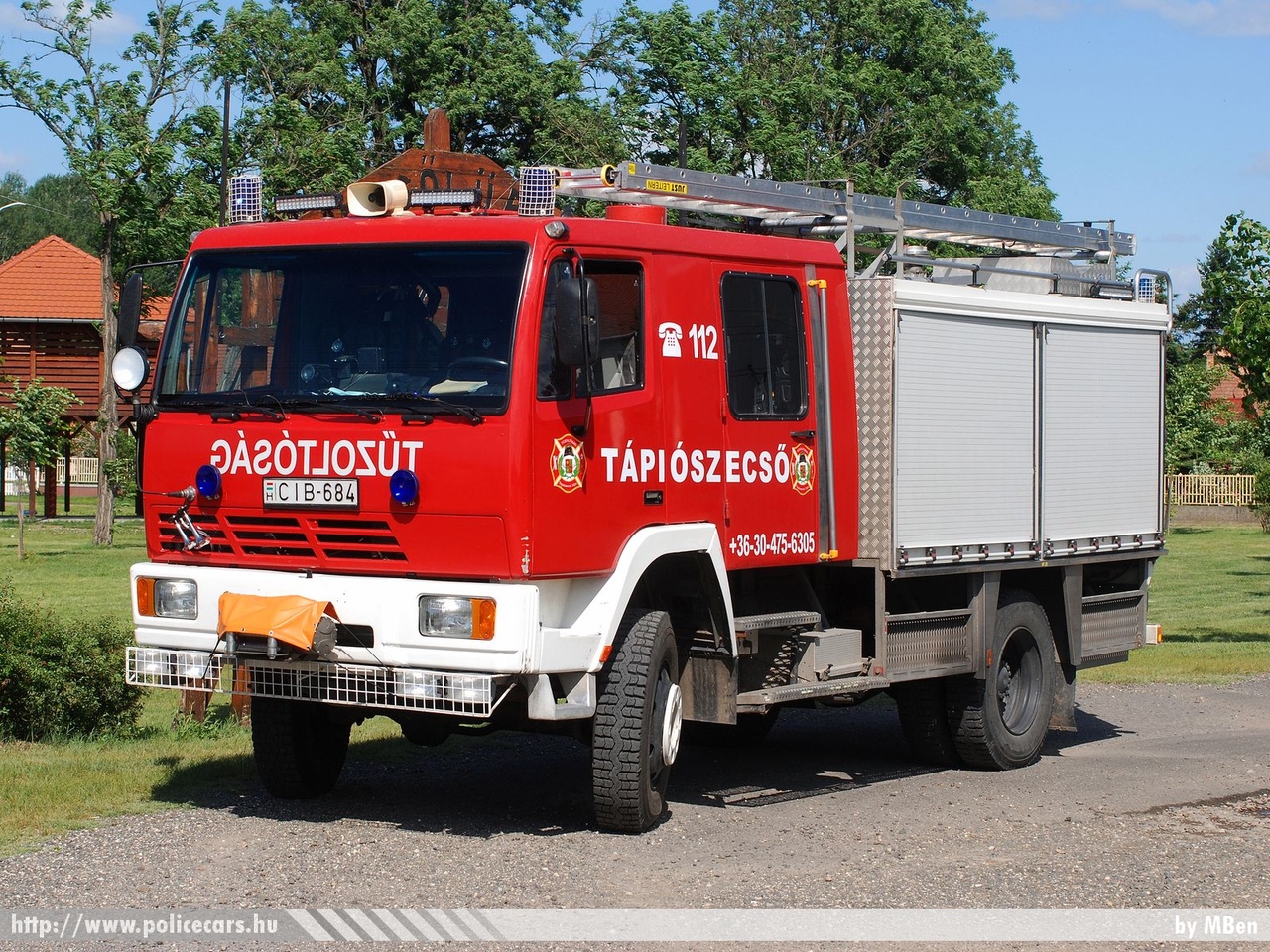 Steyr 13s23 Bronto-Saurus 2000, Tápiószecsõi Önkéntes Tûzoltó Egyesület, fotó: MBen
Keywords: tûzoltó tûzoltóautó tûzoltóság magyar Magyarország ÖTE hungarian Hungary fire firetruck CIB-684
