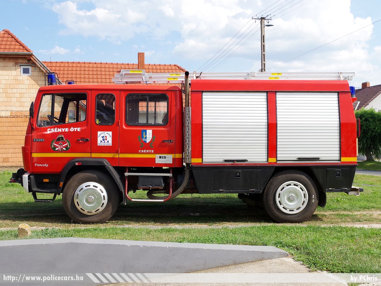Mercedes-Benz 1320, Csénye Község Önkéntes Tûzoltó Egyesülete, fotó: PChris
Keywords: tûzoltó tûzoltóautó tûzoltóság magyar Magyarország ÖTE hungarian Hungary fire firetruck MEZ-251