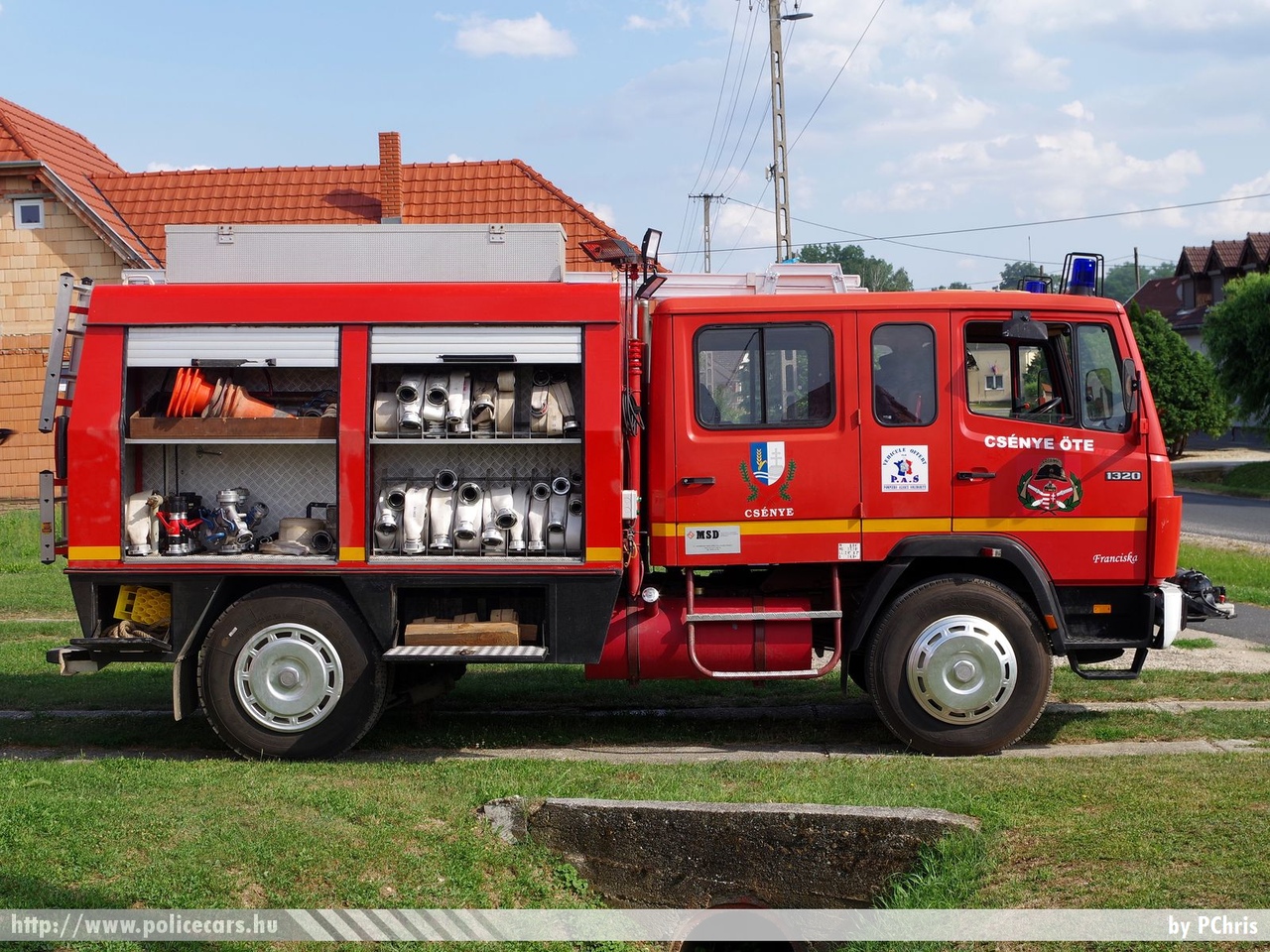 Mercedes-Benz 1320, Csénye Község Önkéntes Tûzoltó Egyesülete, fotó: PChris
Keywords: tûzoltó tûzoltóautó tûzoltóság magyar Magyarország ÖTE hungarian Hungary fire firetruck MEZ-251