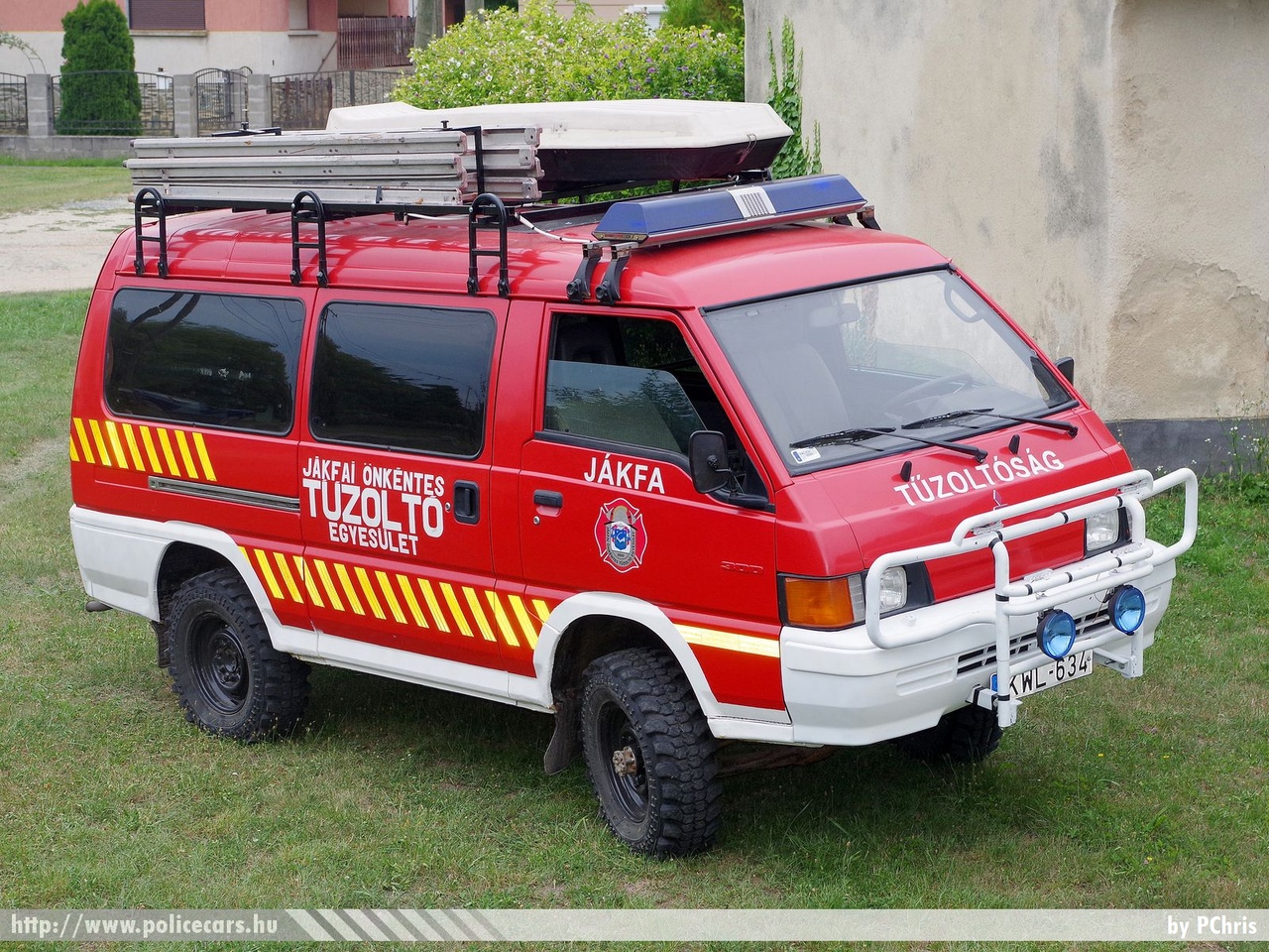 Mitsubishi L300, Jákfai Önkéntes Tûzoltó Egyesület, fotó: PChris
Keywords: tûzoltó tûzoltóautó tûzoltóság magyar Magyarország ÖTE hungarian Hungary fire firetruck KWL-634