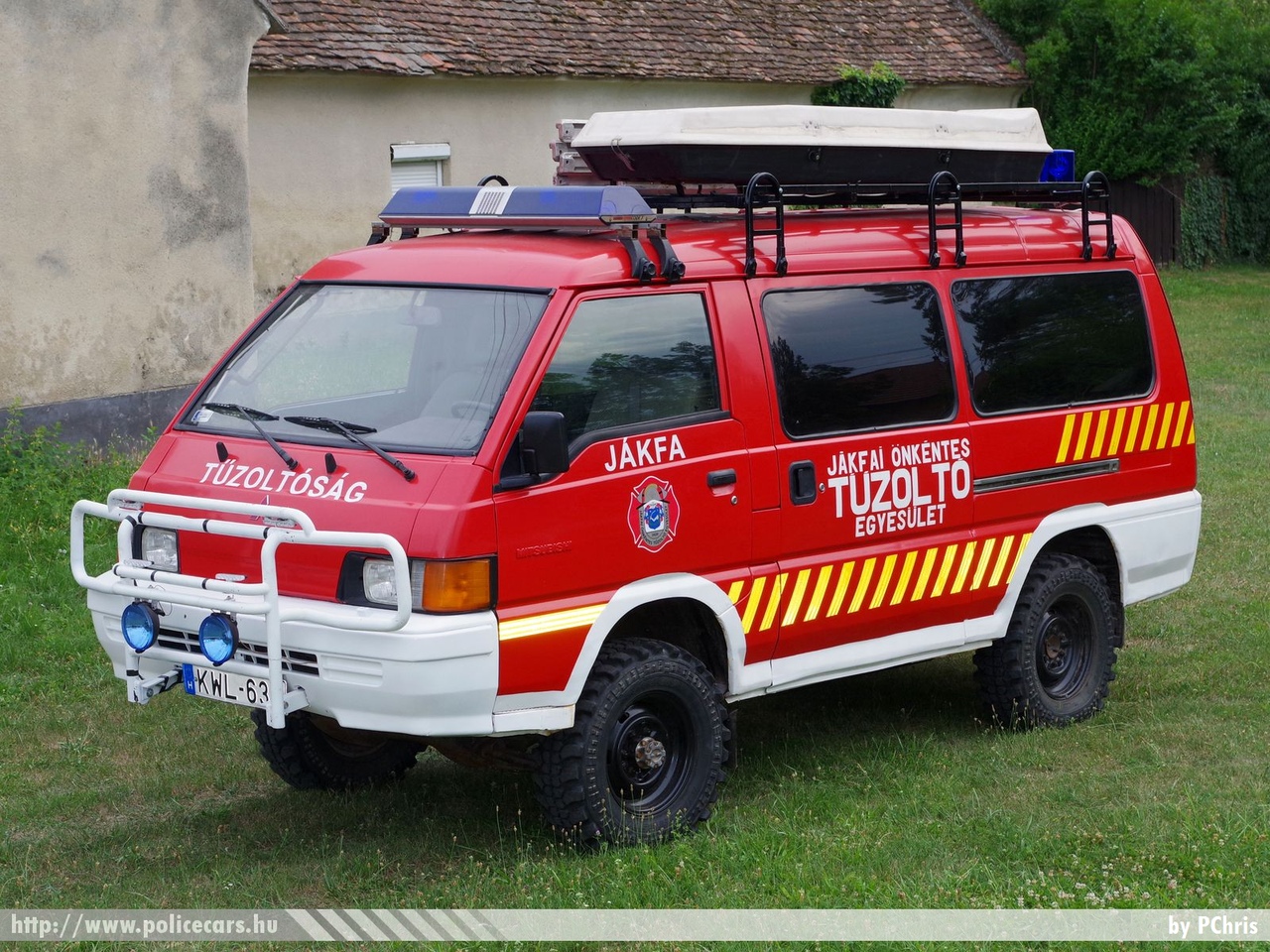 Mitsubishi L300, Jákfai Önkéntes Tûzoltó Egyesület, fotó: PChris
Keywords: tûzoltó tûzoltóautó tûzoltóság magyar Magyarország ÖTE hungarian Hungary fire firetruck KWL-634