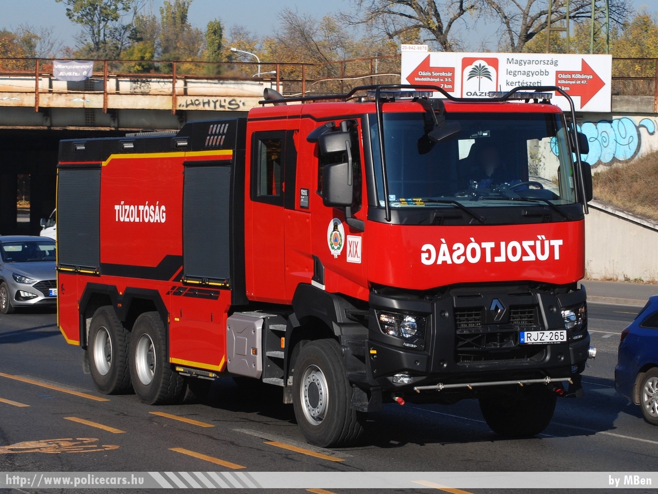 Renault K, Fõvárosi Katasztrófavédelmi Igazgatóság, XIX. Kerületi Hivatásos Tûzoltóparancsnokság, fotó: MBen
Keywords: tûzoltóautó tûzoltó tûzoltóság magyar Magyarország katasztrófavédelem fire firetruck Hungary hungarian RJZ-265