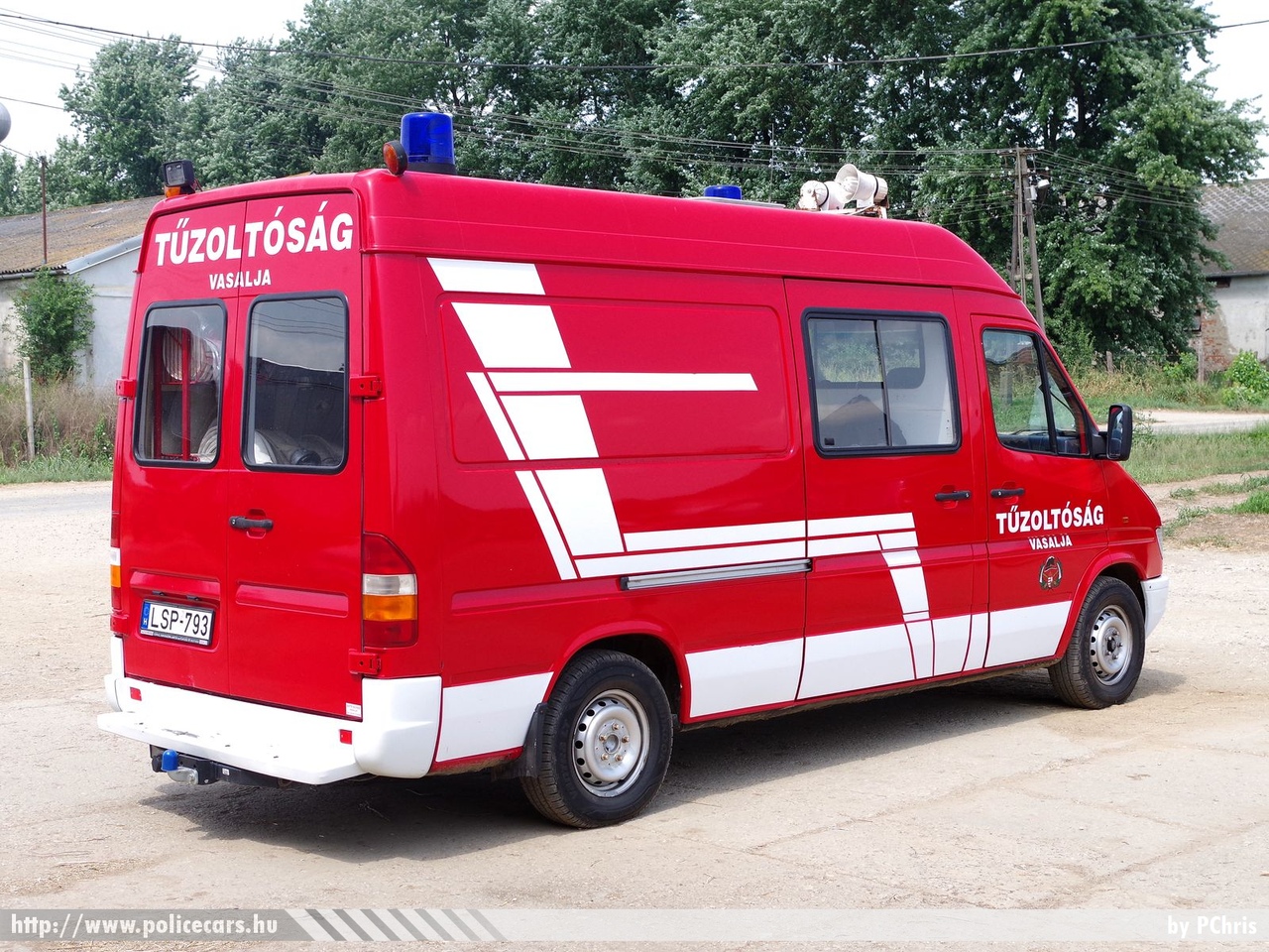 Mercedes Sprinter, Vasaljai Önkéntes Tûzoltó Egyesület, fotó: PChris
Keywords: tûzoltó tûzoltóautó tûzoltóság magyar Magyarország ÖTE hungarian Hungary fire firetruck LSP-793