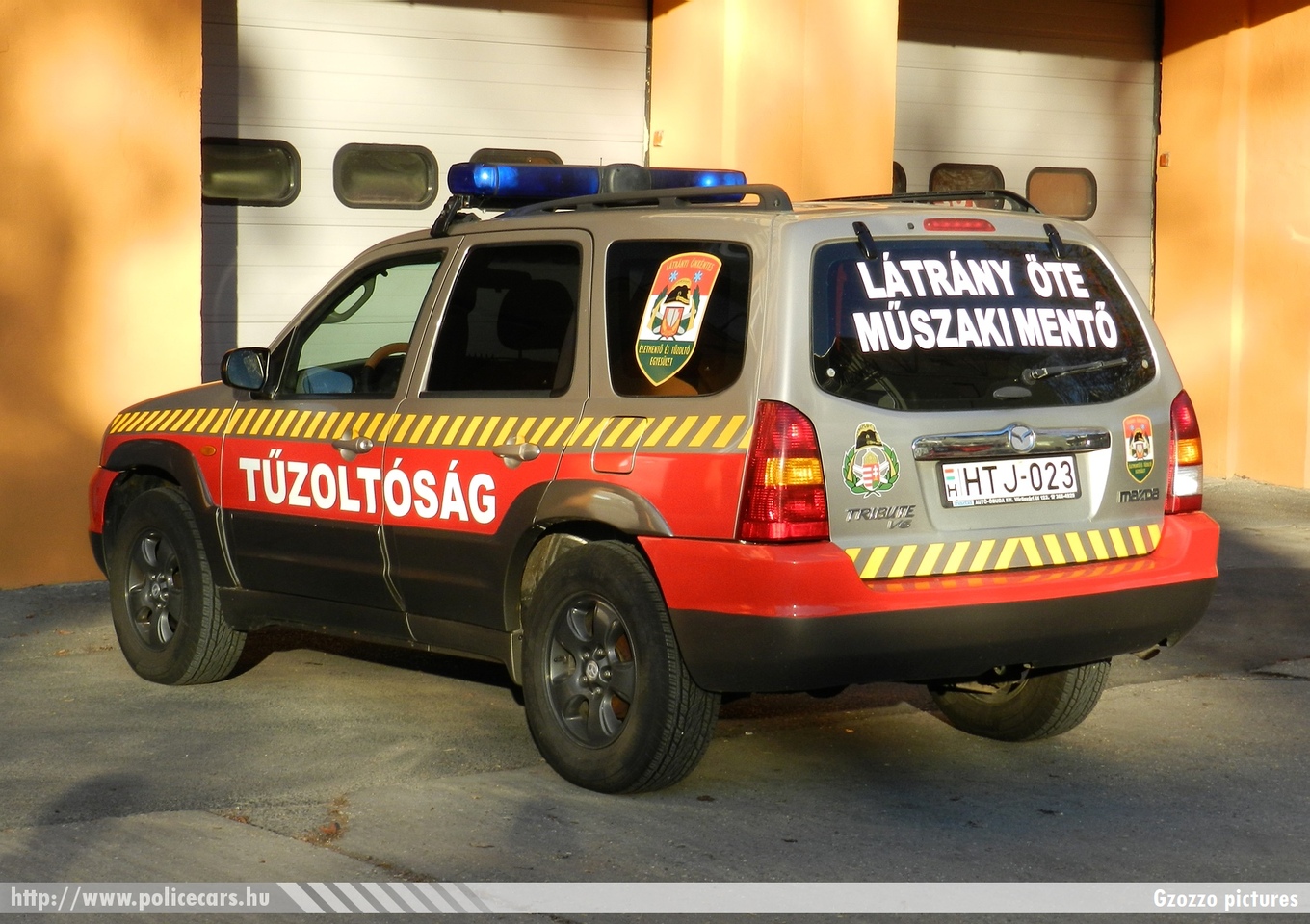 Mazda Tribute 3.0 V6, Látrányi Életmentõ és Önkéntes Tûzoltó Egyesület, fotó: Gzozzo pictures
Keywords: tûzoltó tûzoltóautó tûzoltóság magyar Magyarország ÖTE hungarian Hungary fire firetruck HTJ-023