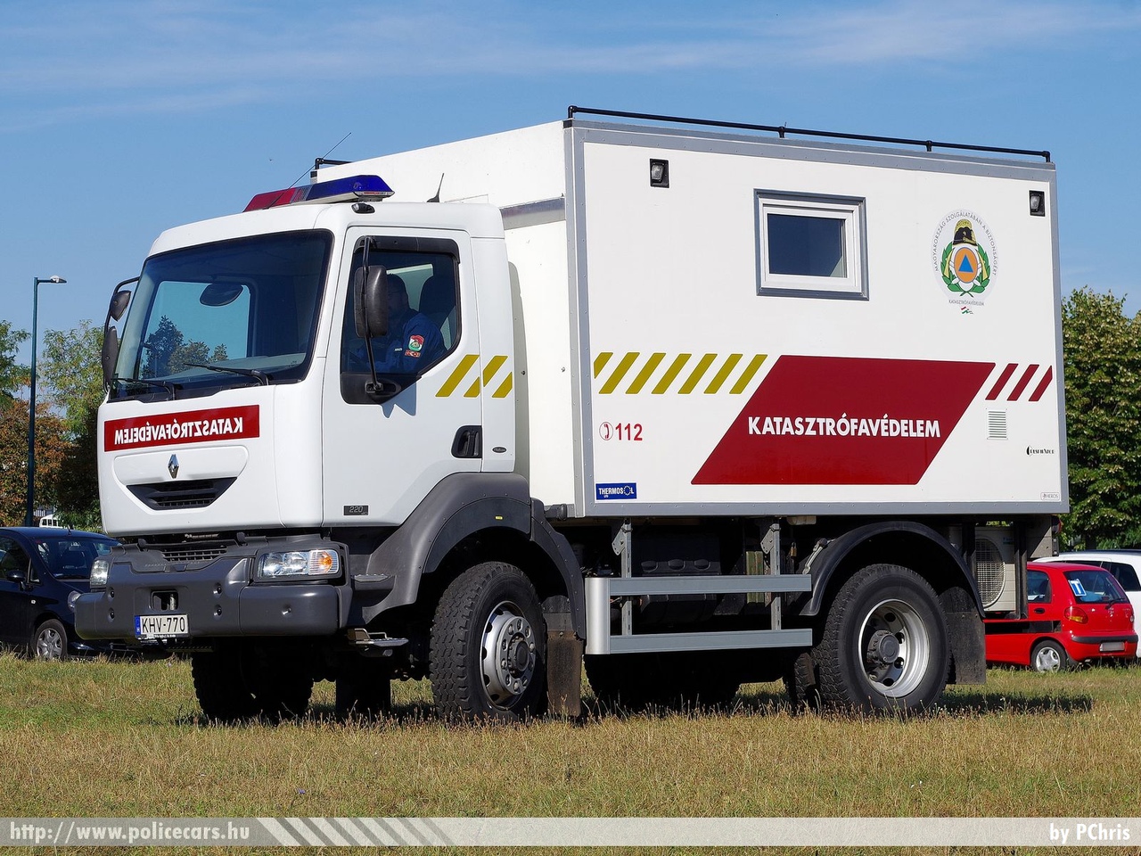 Renault Midlum 220 dCi 4x4, Országos Katasztrófavédelmi Fõigazgatóság, fotó: PChris
Keywords: tûzoltóautó tûzoltó tûzoltóság magyar Magyarország katasztrófavédelem fire firetruck Hungary hungarian KHV-770