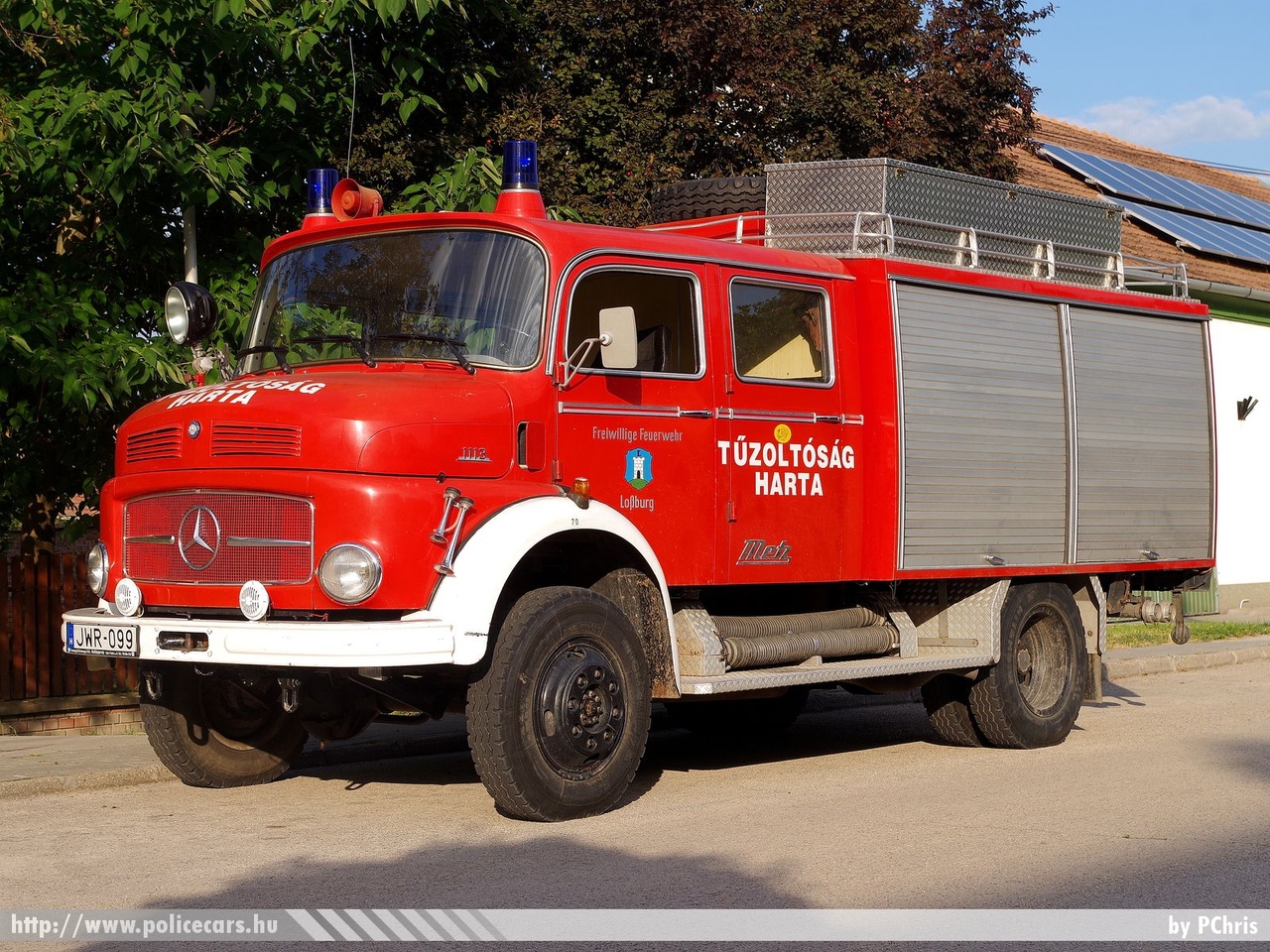 Mercedes 1113 Metz, Hartai Önkéntes Tûzoltó Egyesület, fotó: PChris
Keywords: tûzoltó tûzoltóautó tûzoltóság magyar Magyarország ÖTE hungarian Hungary fire firetruck JWR-099