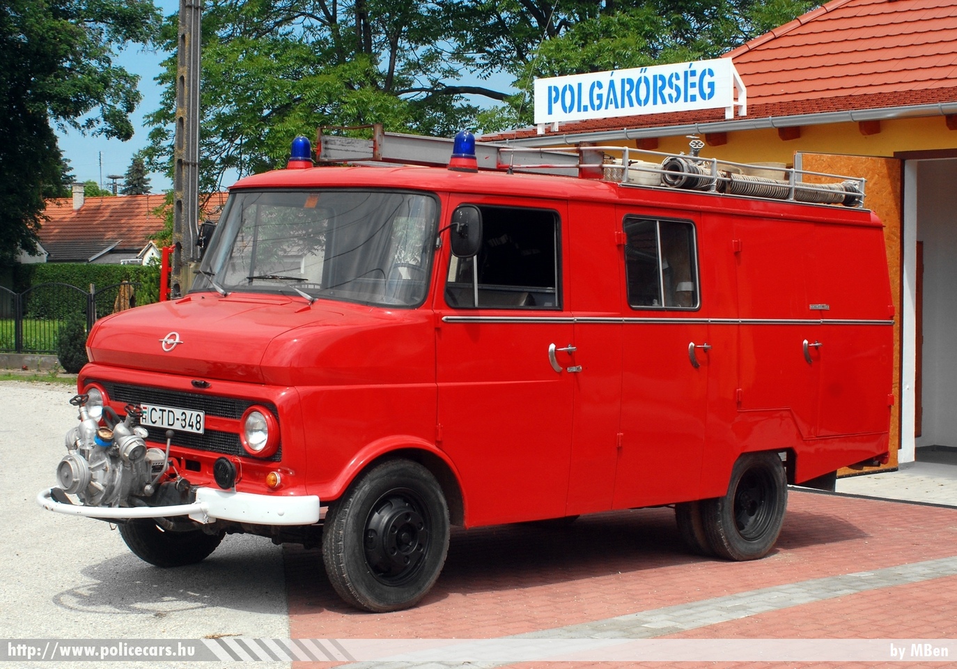 Opel Blitz, Önkéntes Tûzoltó Egyesület Vág, fotó: MBen
Keywords: tûzoltó tûzoltóautó tûzoltóság magyar Magyarország ÖTE hungarian Hungary fire firetruck CTD-348
