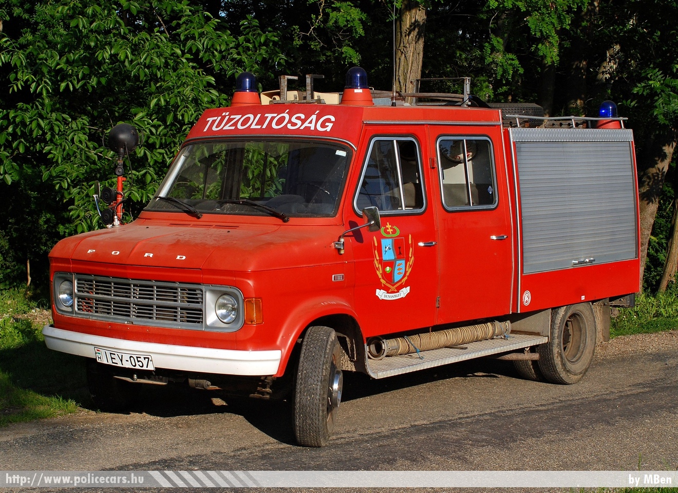 Ford A0610 Rosenbauer, Dunaszigeti Önkéntes Tûzoltó Egyesület, fotó: MBen
Keywords: tûzoltó tûzoltóautó tûzoltóság magyar Magyarország ÖTE hungarian Hungary fire firetruck IEY-057