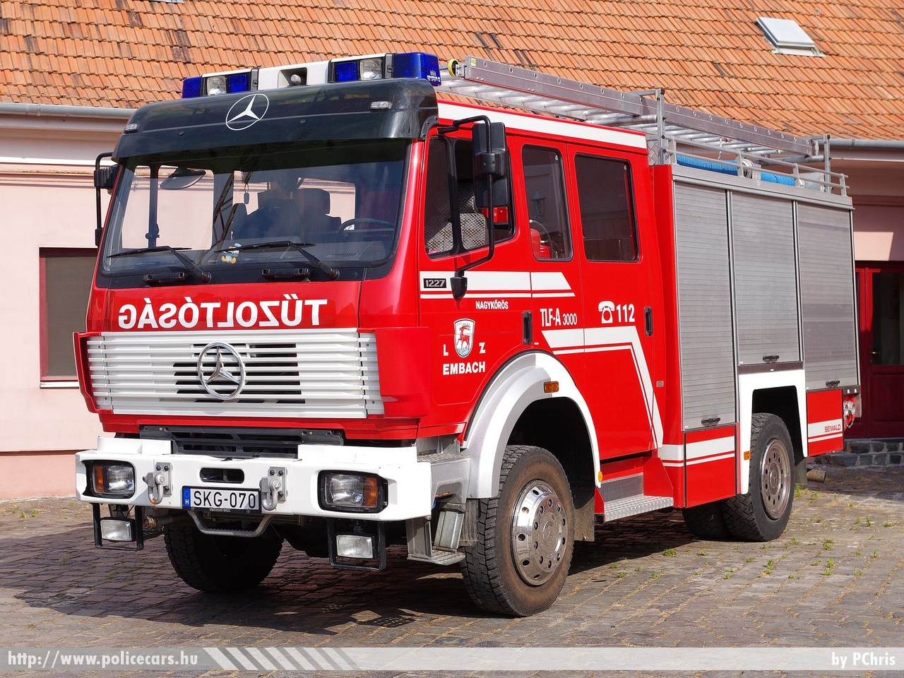 Mercedes 1227 TLF-A 3000 , Nagykõrösi Önkormányzati Tûzoltóparancsnokság, fotó: PChris
Keywords: tûzoltóautó tûzoltó ÖTP tûzoltóság magyar Magyarország fire firetruck Hungary hungarian SKG-070