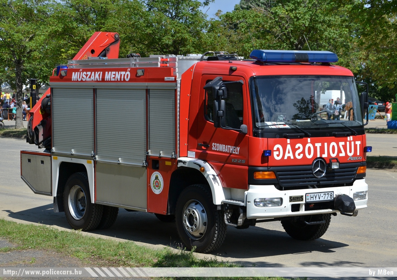 Mercedes-Benz Atego 1225, Szombathelyi Hivatásos Tûzoltóparancsnokság, fotó: MBen
Keywords: tûzoltóautó tûzoltó tûzoltóság magyar Magyarország katasztrófavédelem fire firetruck Hungary hungarian HYV-778