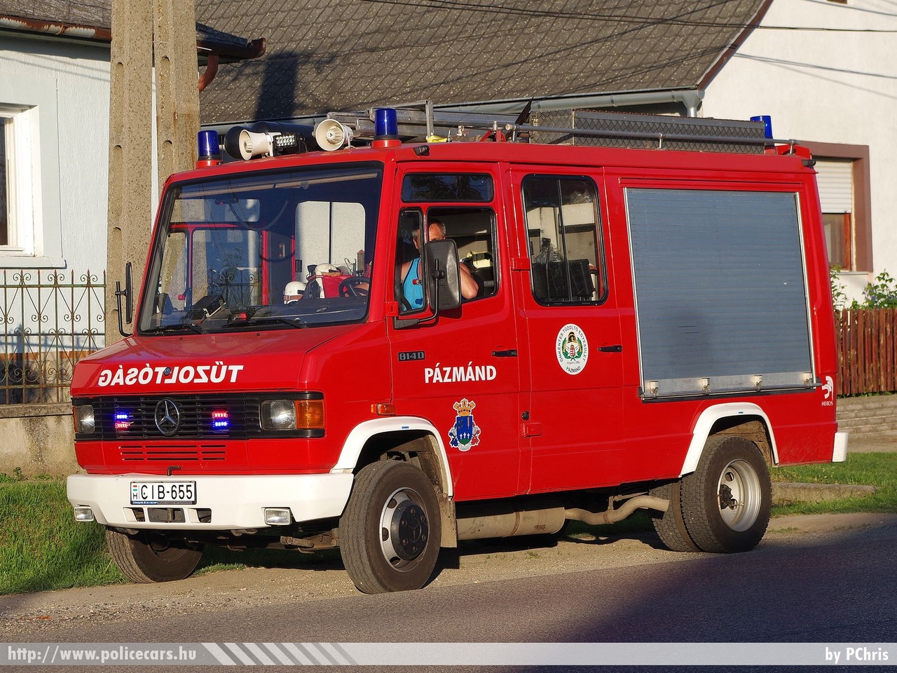 Mercedes-Benz 814D, Pázmándi Önkéntes Tûzoltó Egyesület, fotó: PChris
Keywords: tûzoltó tûzoltóautó tûzoltóság magyar Magyarország ÖTE hungarian Hungary fire firetruck CIB-655
