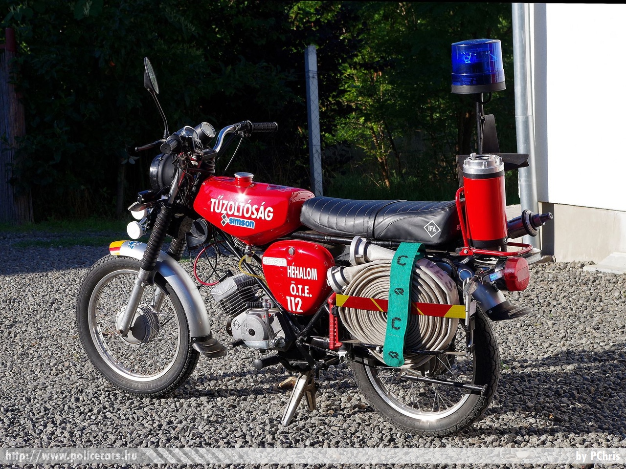Simson S51N, Héhalom Önkéntes Tûzoltó Egyesület, fotó: PChris
Keywords: tûzoltó tûzoltómotor tûzoltóság magyar Magyarország ÖTE hungarian Hungary fire firemotorcycle