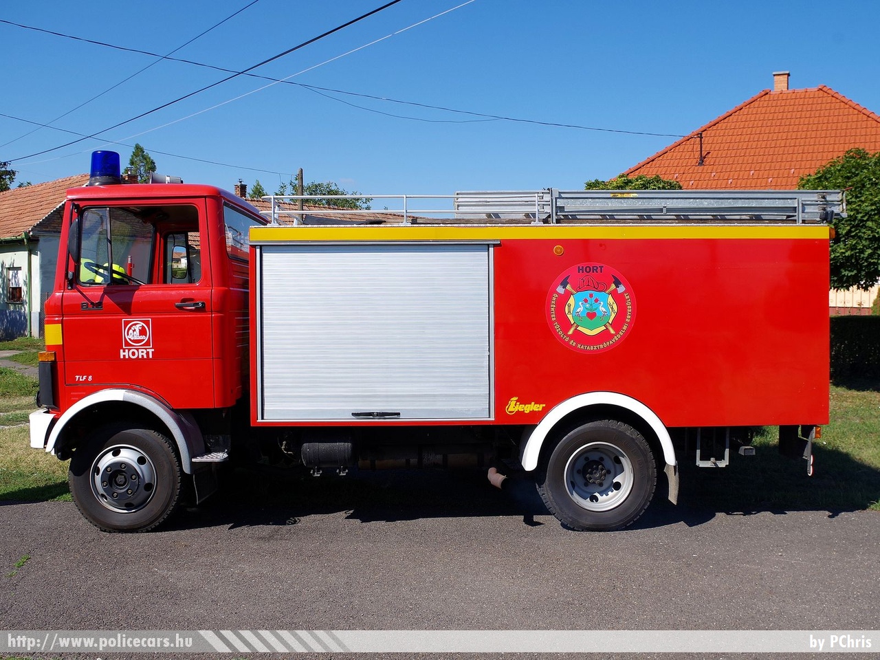 Mercedes-Benz LP 813 Ziegler TLF 8, Horti Önkéntes Tûzoltó és Katasztrófavédelmi Egyesület, fotó: PChris
Keywords: tûzoltó tûzoltóautó tûzoltóság magyar Magyarország ÖTE hungarian Hungary fire firetruck MYM-543