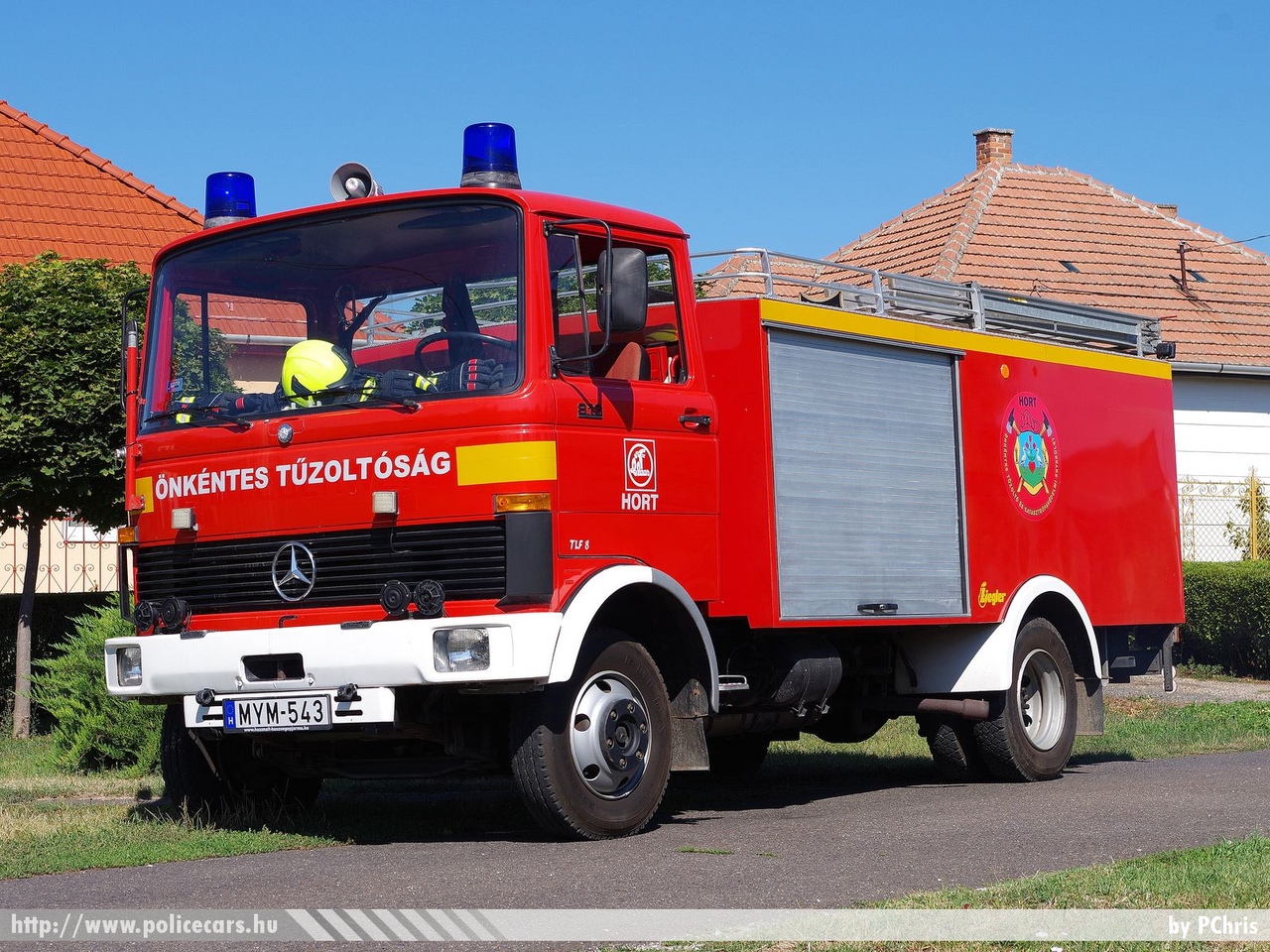 Mercedes-Benz LP 813 Ziegler TLF 8, Horti Önkéntes Tûzoltó és Katasztrófavédelmi Egyesület, fotó: PChris
Keywords: tûzoltó tûzoltóautó tûzoltóság magyar Magyarország ÖTE hungarian Hungary fire firetruck MYM-543