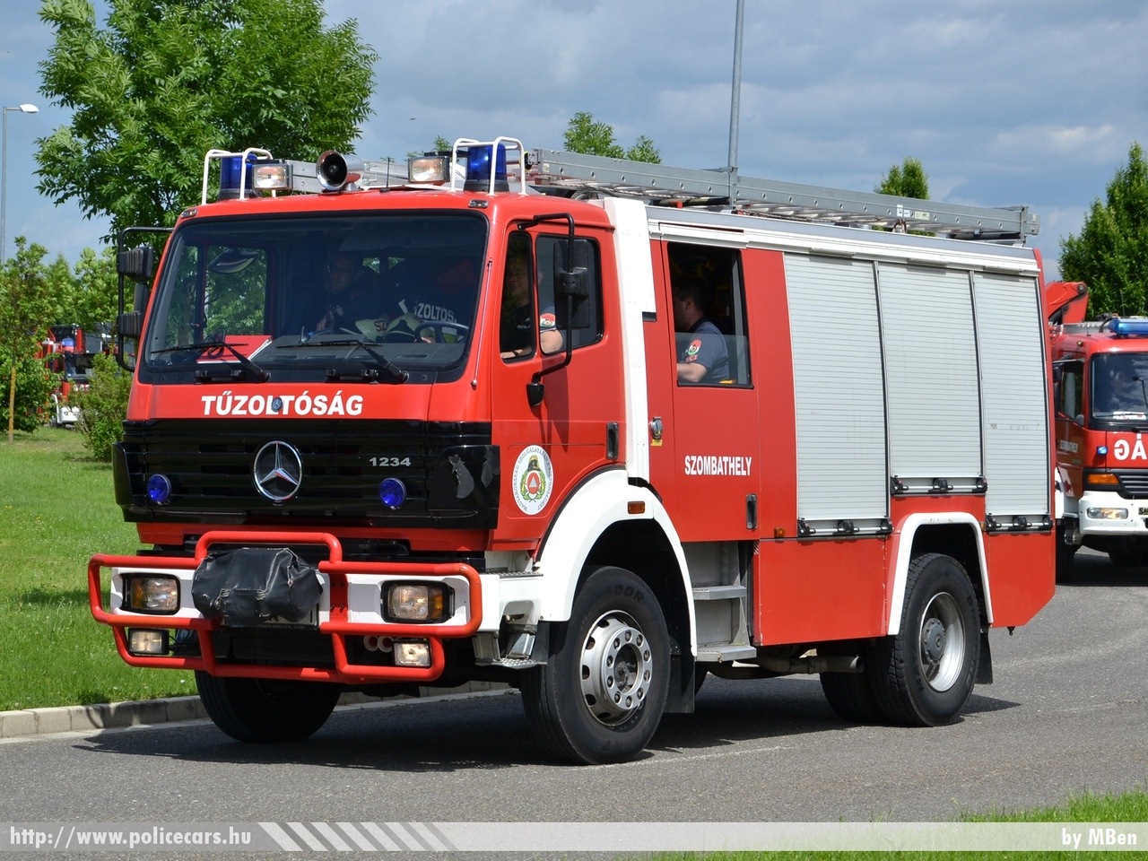 Mercedes 1234 Rosenbauer TLF 4000 AT, Szombathelyi Hivatásos Tûzoltóságparancsnokság, fotó: MBen
Keywords: tûzoltóautó tûzoltó tûzoltóság magyar Magyarország katasztrófavédelem fire firetruck Hungary hungarian