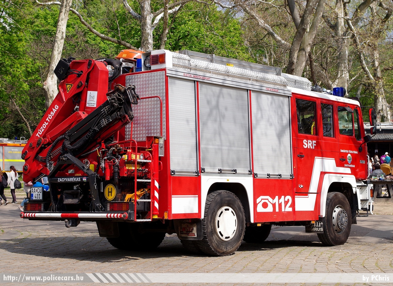 ÖAF 19.272 FA / Lohr, Zagyvarékasi Önkéntes Tûzoltó Egyesület (Életjel Mentõcsoport), fotó: PChris
Keywords: tûzoltó tûzoltóautó tûzoltóság magyar Magyarország ÖTE hungarian Hungary fire firetruck AACU-431