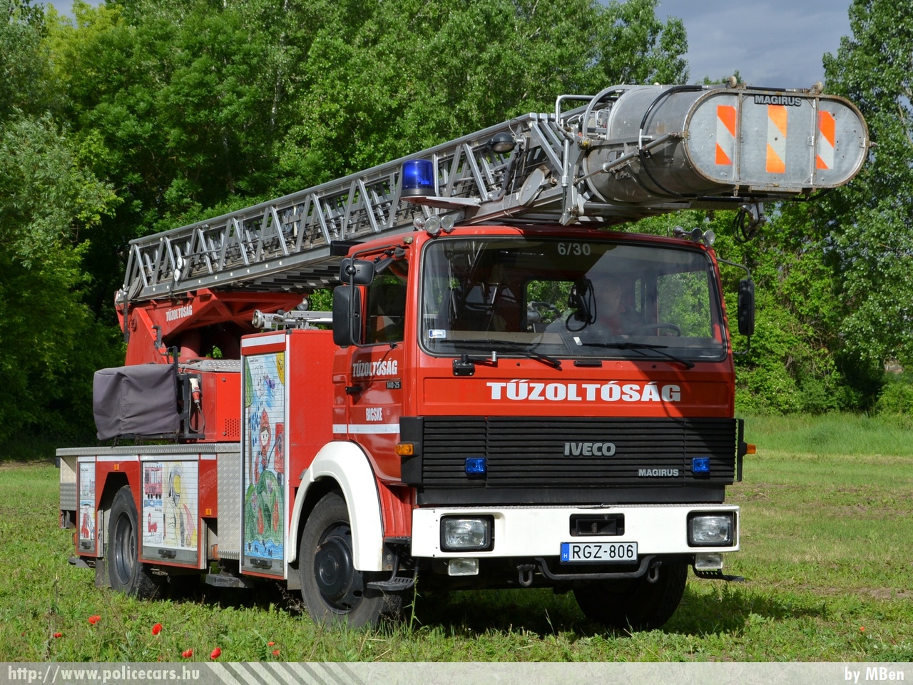 Iveco Magirus 140-25, Bicskei Önkormányzati Tûzoltóparancsnokság, fotó: MBen
Keywords: tûzoltóautó tûzoltó ÖTP tûzoltóság magyar Magyarország fire firetruck Hungary hungarian RGZ-806