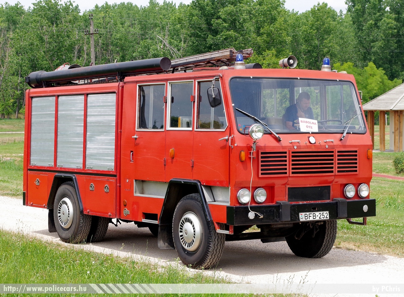 Csepel D707.30 MIM Tü-1, Bábolnai Önkéntes Tűzoltó Egyesület, fotó: PChris
Keywords: tűzoltó tűzoltóautó tűzoltóság magyar Magyarország ÖTE hungarian Hungary fire firetruck BFB-252