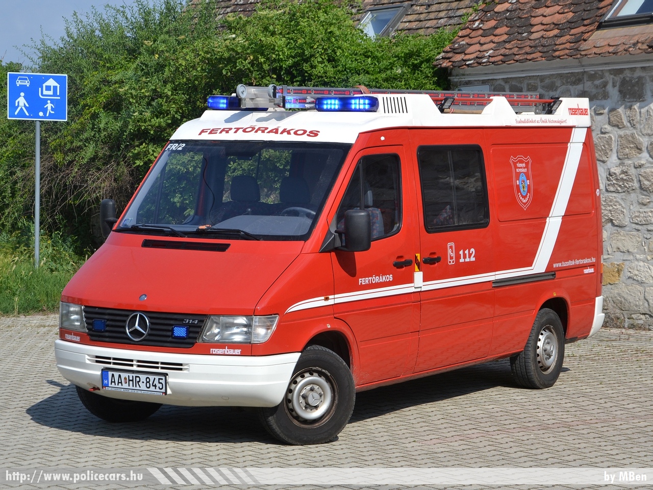 Mercedes Sprinter 314, Fertőrákosi Tűzoltó Egyesület, fotó: MBen
Keywords: tűzoltó tűzoltóautó tűzoltóság magyar Magyarország ÖTE hungarian Hungary fire firetruck AAHR-845