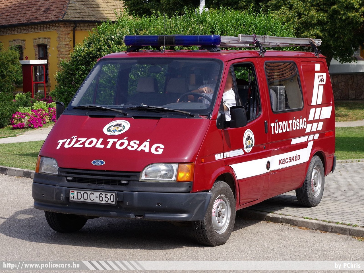 Ford Transit, Kecskédi Önkéntes Tűzoltó Egyesület, fotó: PChris
Keywords: tűzoltó tűzoltóautó tűzoltóság magyar Magyarország ÖTE hungarian Hungary fire firetruck DOC-650