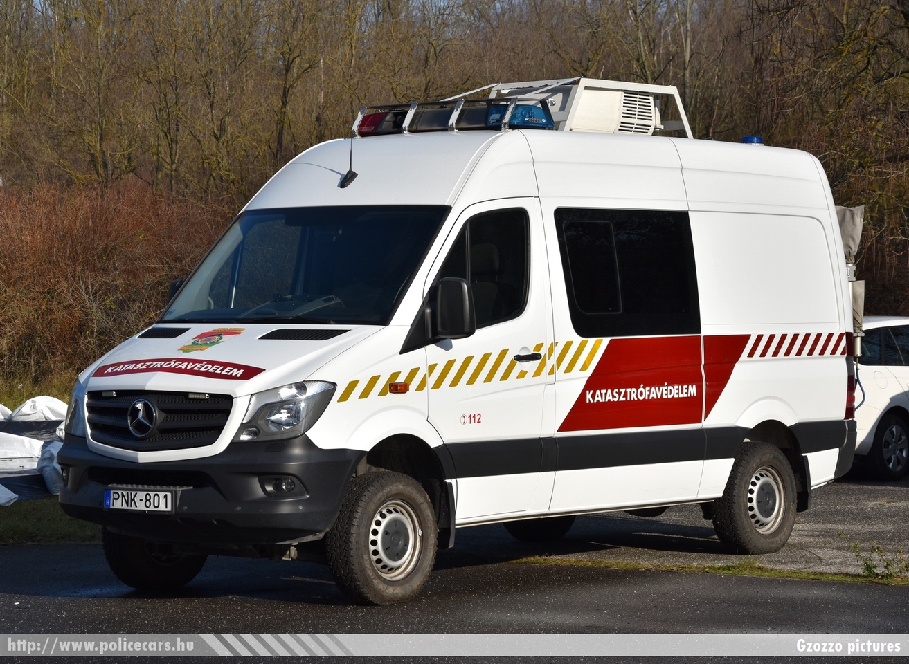 Mercedes Sprinter II facelift, Országos Katasztrófavédelmi Fõigazgatóság, fotó: Gzozzo pictures
Keywords: tûzoltóautó tûzoltó tûzoltóság magyar Magyarország katasztrófavédelem fire firetruck Hungary hungarian PNK-801
