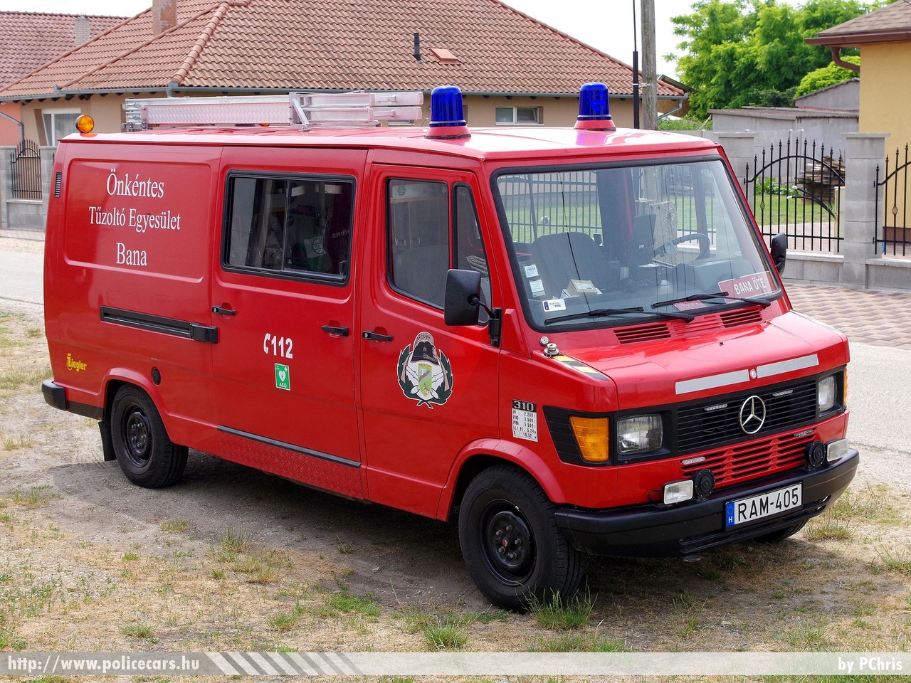 Mercedes-Benz 310 Ziegler TSF, Banai Önkéntes Tűzoltó Egyesület, fotó: PChris
Keywords: ÖTE magyar Magyarország tûzoltó tûzoltóautó tûzoltóság Hungary hungarian fire firetruck RAM-405