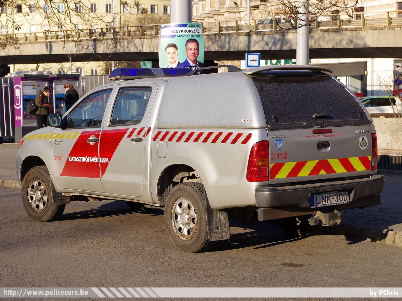 Toyota Hilux D4-D, Észak-budai Katasztrófavédelmi Kirendeltség, fotó: PChris
Keywords: tűzoltóautó tűzoltó tűzoltóság magyar Magyarország katasztrófavédelem fire firetruck Hungary hungarian LNK-300