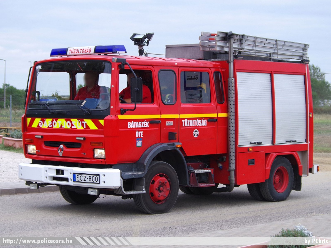 Renault Midliner, Bátaszéki Önkéntes Tűzoltó Egyesület, fotó: PChris
Keywords: ÖTE magyar Magyarország tûzoltó tûzoltóautó tûzoltóság Hungary hungarian fire firetruck SCZ-800