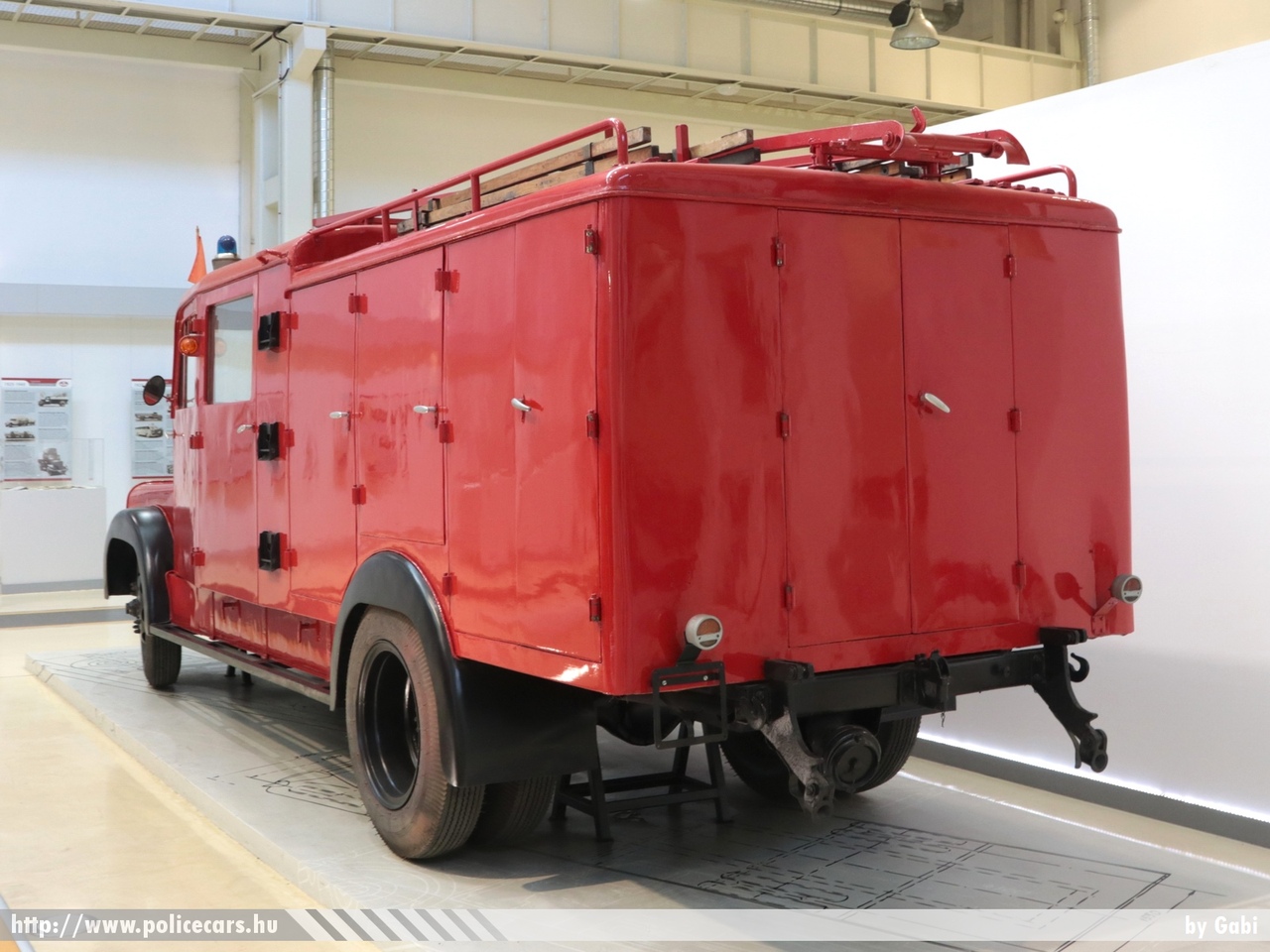 Rába Super, Rába Technológiai Centrum, fotó: Gabi
Keywords: tûzoltó tûzoltóautó fire firetruck hungarian Hungary magyar Magyarország