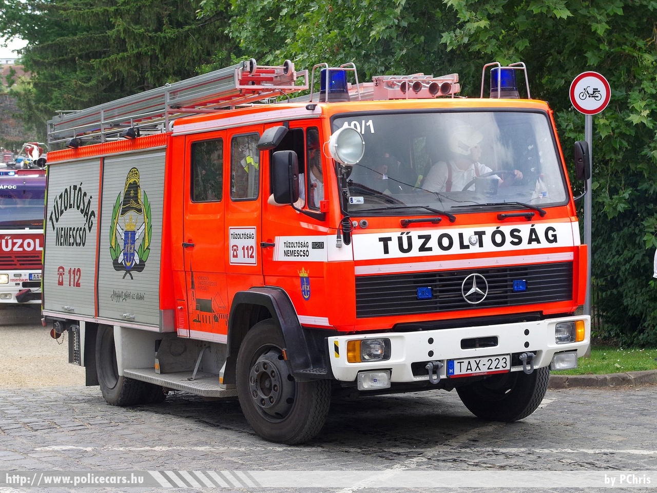 Mercedes-Benz 1120 LF16, Nemescsói Önkéntes Tűzoltó Egyesület, fotó: PChris
Keywords: ÖTE magyar Magyarország tûzoltó tûzoltóautó tûzoltóság Hungary hungarian fire firetruck TAX-223