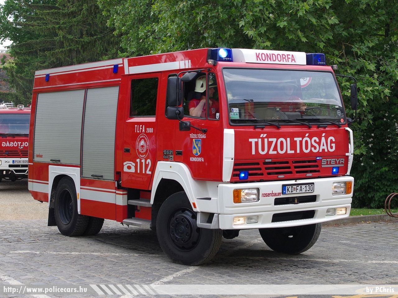 Steyr 13S21 4x4 TLFA 2000 Rosenbauer, Önkéntes Tűzoltó Egyesület Kondorfa, fotó: PChris
Keywords: ÖTE magyar Magyarország tűzoltó tűzoltóautó tűzoltóság Hungary hungarian fire firetruck KDFA-130